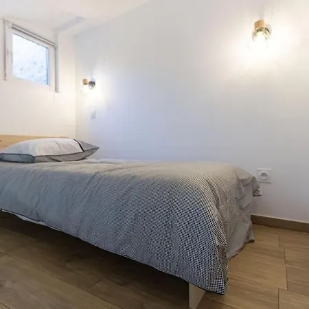 T1 Mezzanine Neuf Clim N•5 - Centre